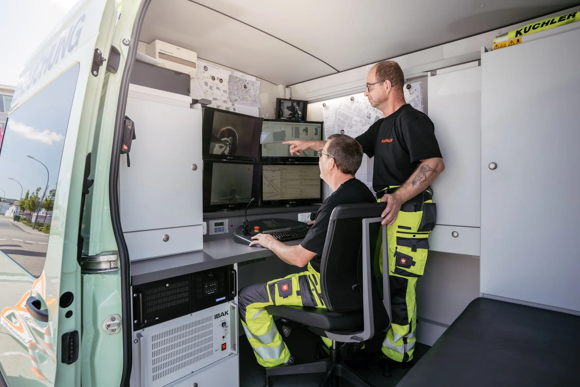 Kanalreinigung Regen mit professioneller Ausrüstung